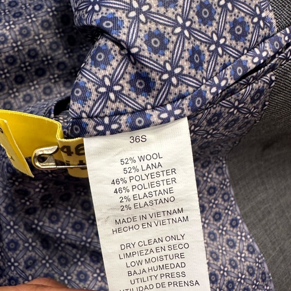 Suit - Picture 6 of 7